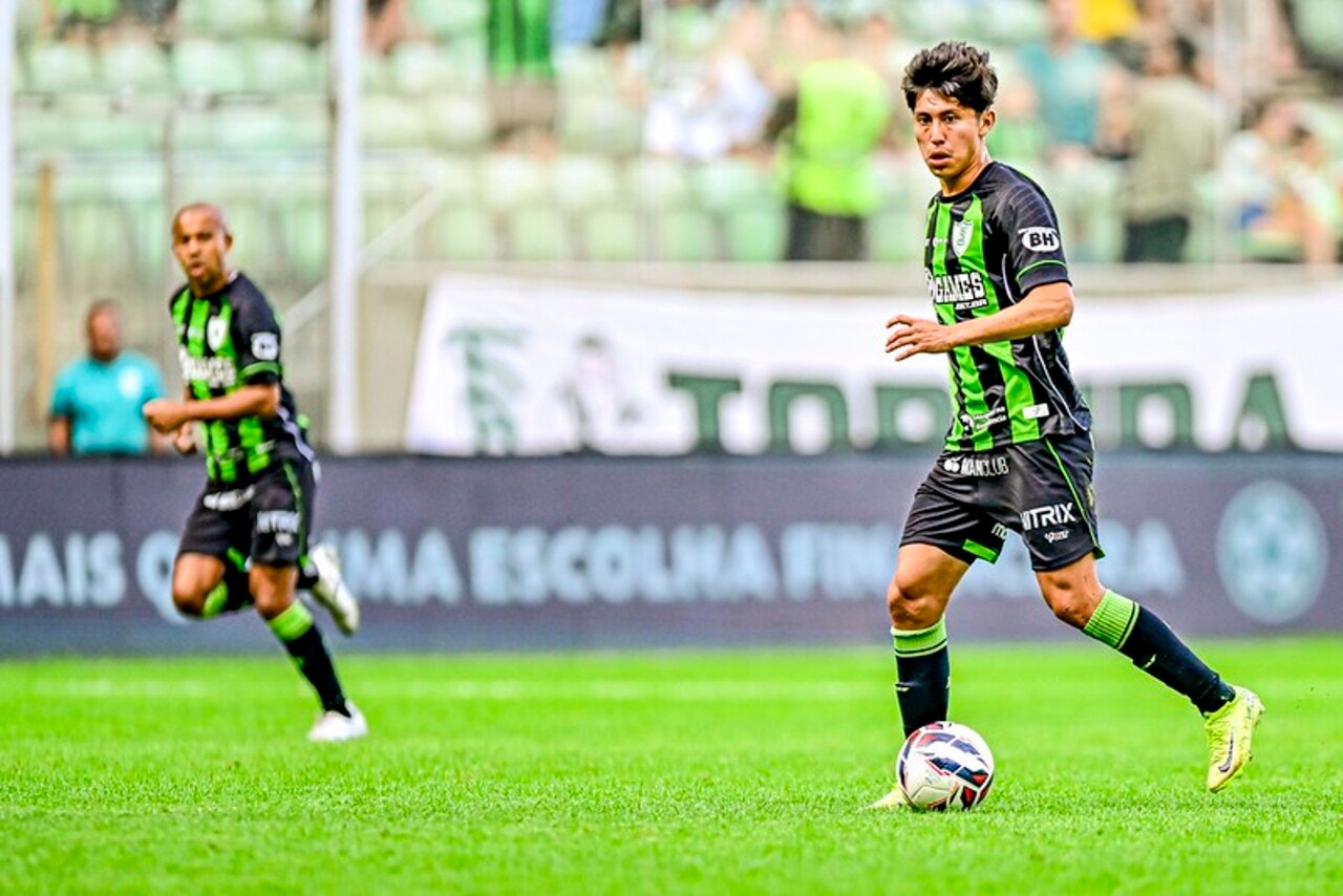 O meia boliviano Miguelito do América é uma das esperanças do time de balançar as redes na Série B