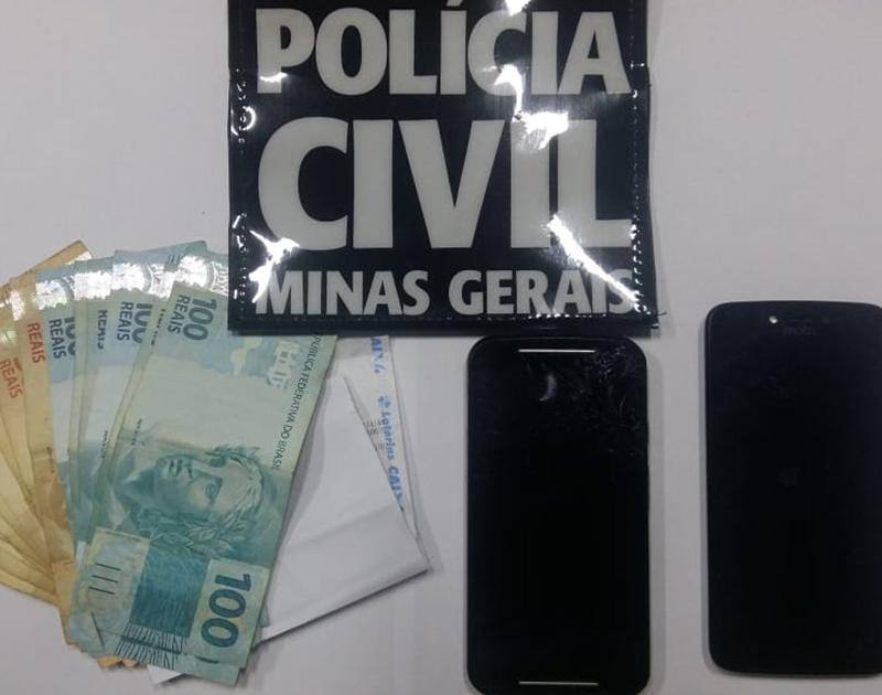 Dinheiro e celulares foram encontrados pela Polícia Civil nas casas dos suspeitos