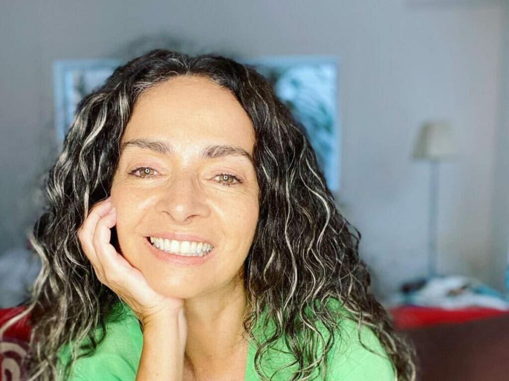 Claudia Ohana fala sobre namoro para mulheres acima de 50 Anos