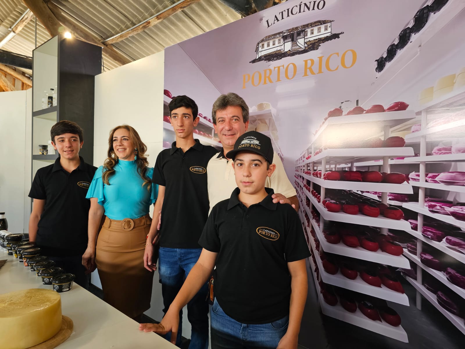 Na Exposição Agropecuária de Barbacena (MG), o fundador do Laticínio Porto Rico, João Batista Miranda Siqueira, e a família. 