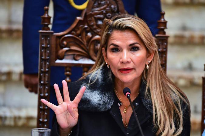 Jeanine Áñez, ex-presidente da Bolívia, foi condenada sob a acusação de dar um golpe de Estado