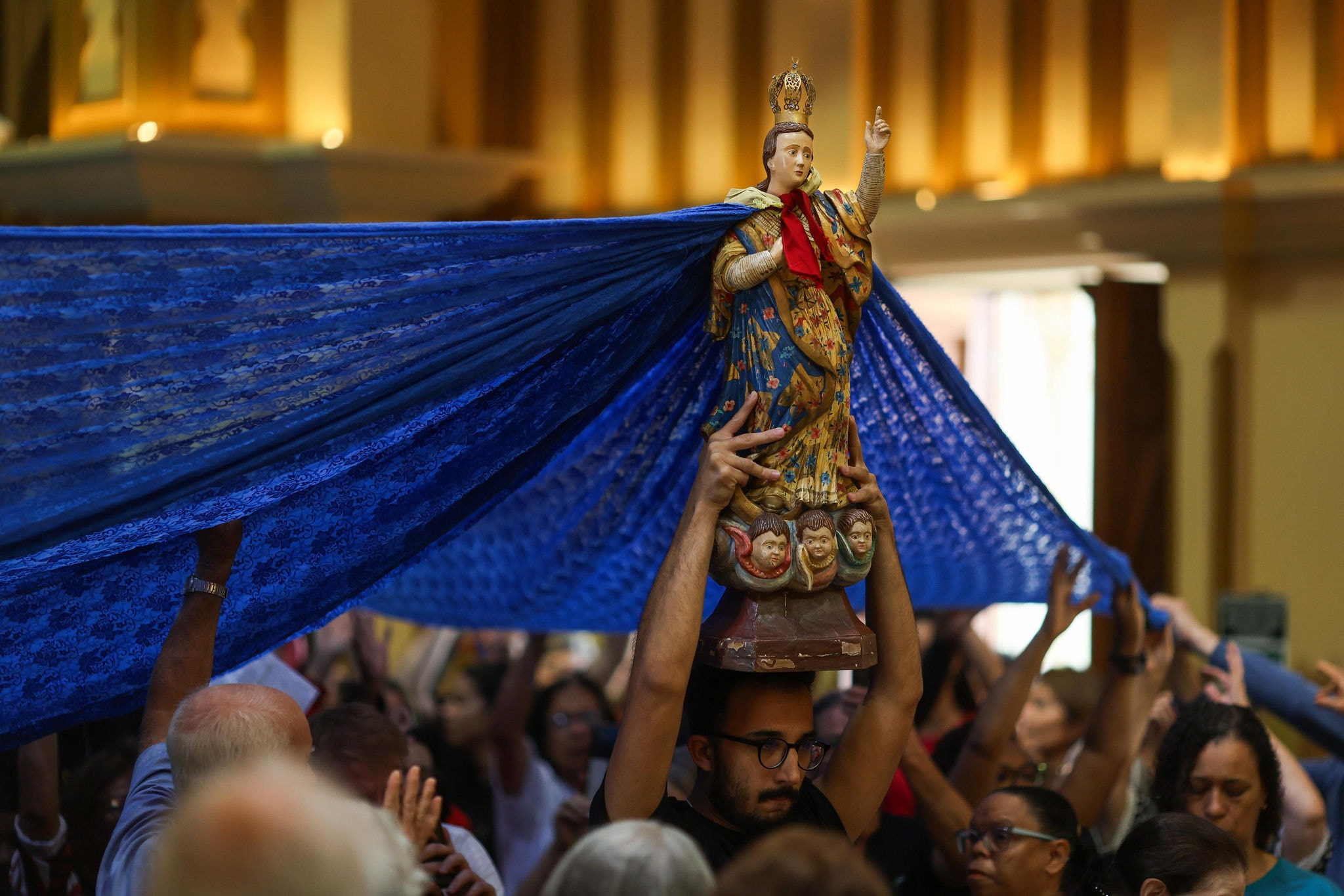 Fiéis participam da festa de Nossa Senhora da Boa Viagem