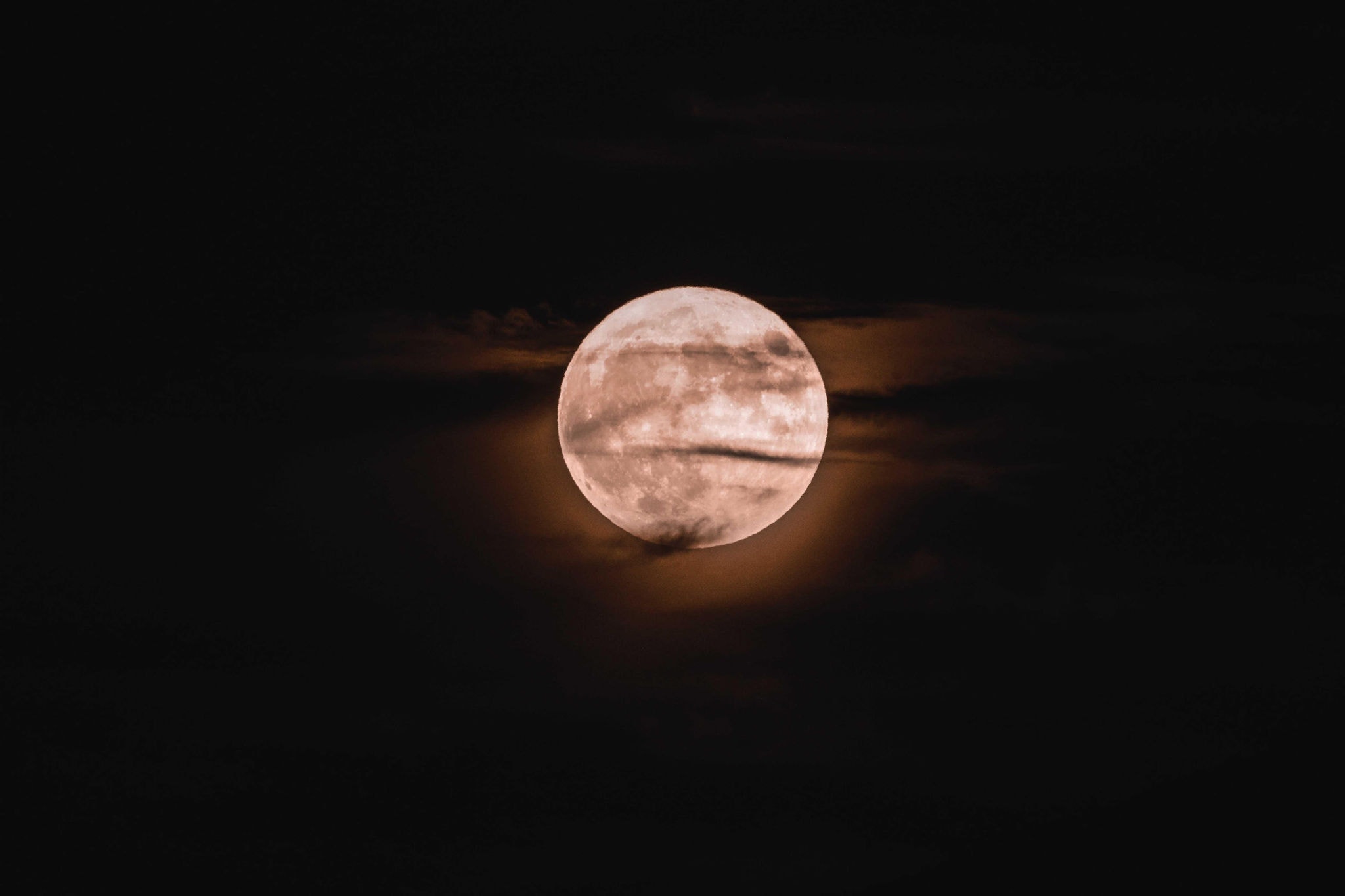 Se a chuva não atrapalhar, última superlua do ano pode ser vista nesta sexta-feira 