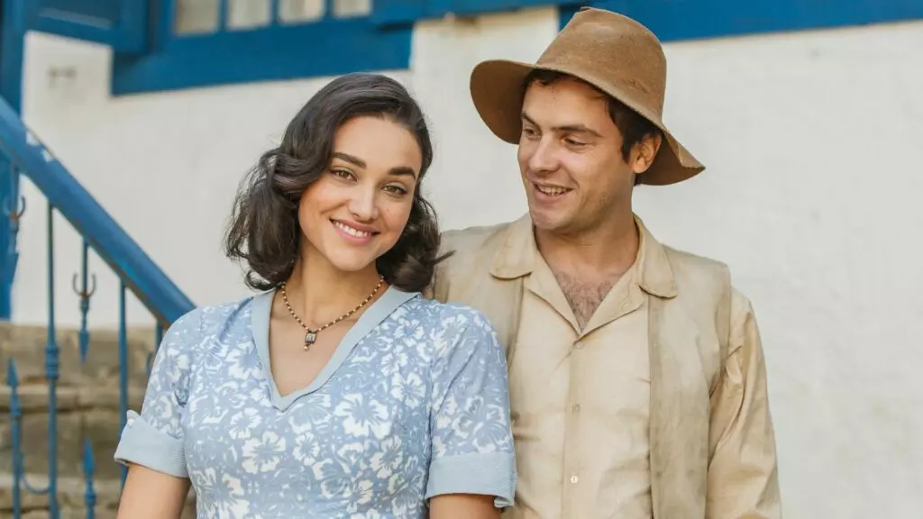 Filomena (Débora Nascimento) e Candinho (Sérgio Gizé) em Êta Mundo Bom!