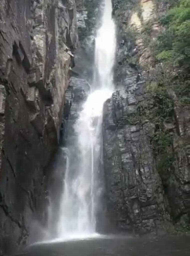 Cachoeira foi interditada no último dia 27 de abril após identificação de uma fratura de parte da rocha