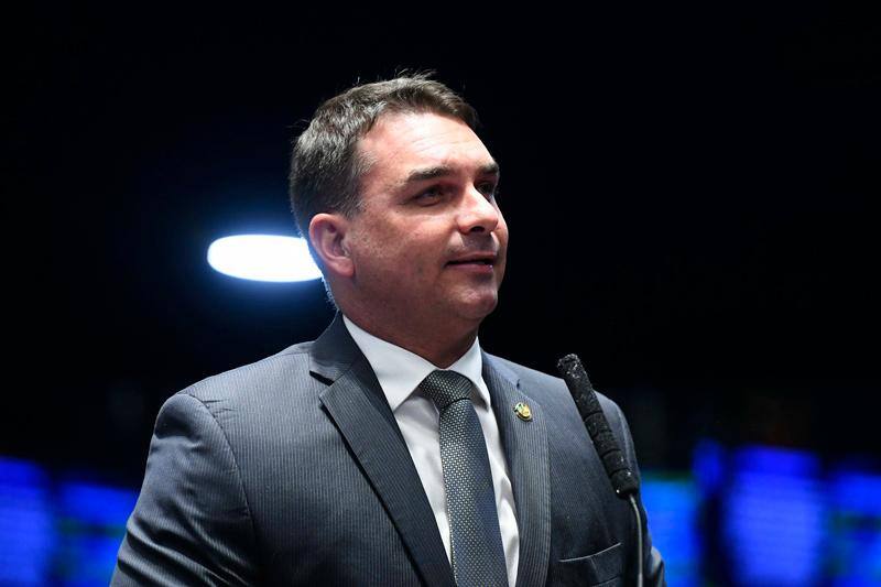 O senador Flávio Bolsonaro (Republicanos-RJ) será julgado por desembargador Bernardo Moreira Garcez Neto que conversou por mais de duas horas com o presidente Jair Bolsonaro