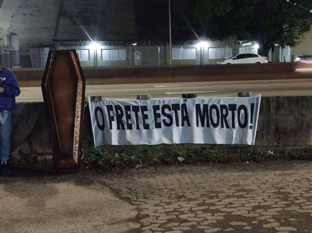 Sindicato anuncia paralisação de 'todas as transportadoras' de combustível em MG