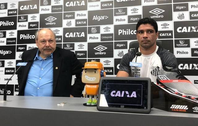 Santos anuncia volante Renato como novo diretor executivo de futebol