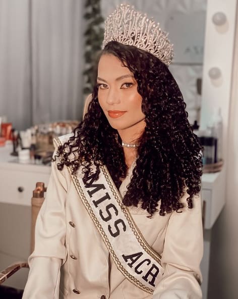 Carla Cristina perdeu a coroa de Miss Mundo Acre por ser mãe