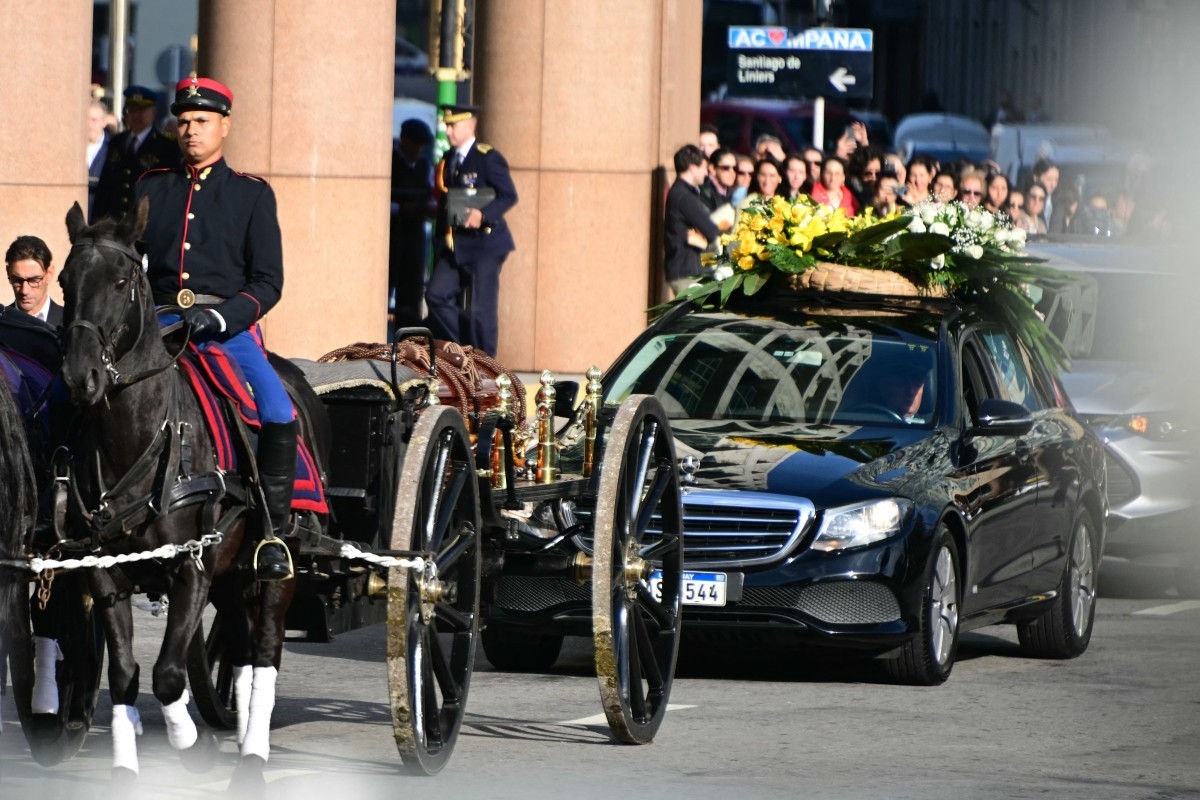 Velório de Mujica para Montevidéu 