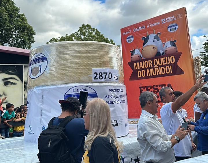 O maior queijo do mundo utilizou de aproximadamente 30 mil litros de leite