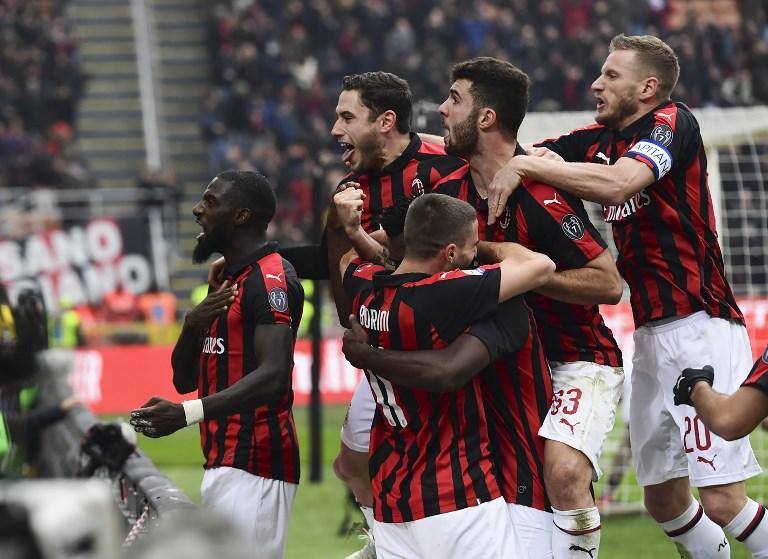Em casa, Milan sofre contra o Parma, mas vence jogo de virada
