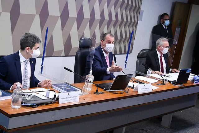 CPI da Covid vota relatório final na noite desta terça-feira (26)