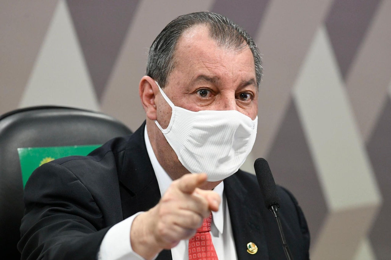 Senador Omar Aziz, presidente da CPI da Covid, colocou em pauta convocação de governadores