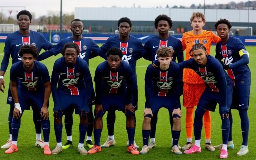 Mahamadou Sangaré no time sub-18 do PSG (Foto: Divulgação/PSG)
