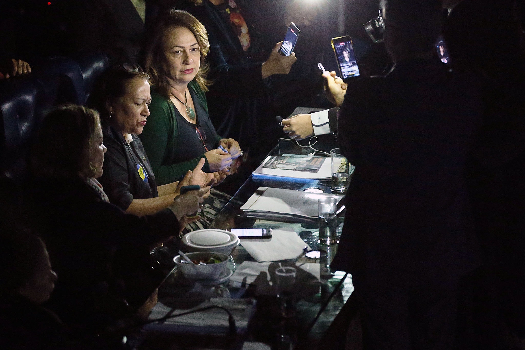 Senadoras de oposição ao governo Temer ocuparam a Mesa para obstruir os trabalhos em 2017