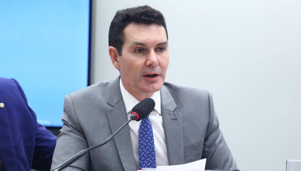 O ministro das Cidades, Jader Filho, em audiência na Câmara dos Deputados