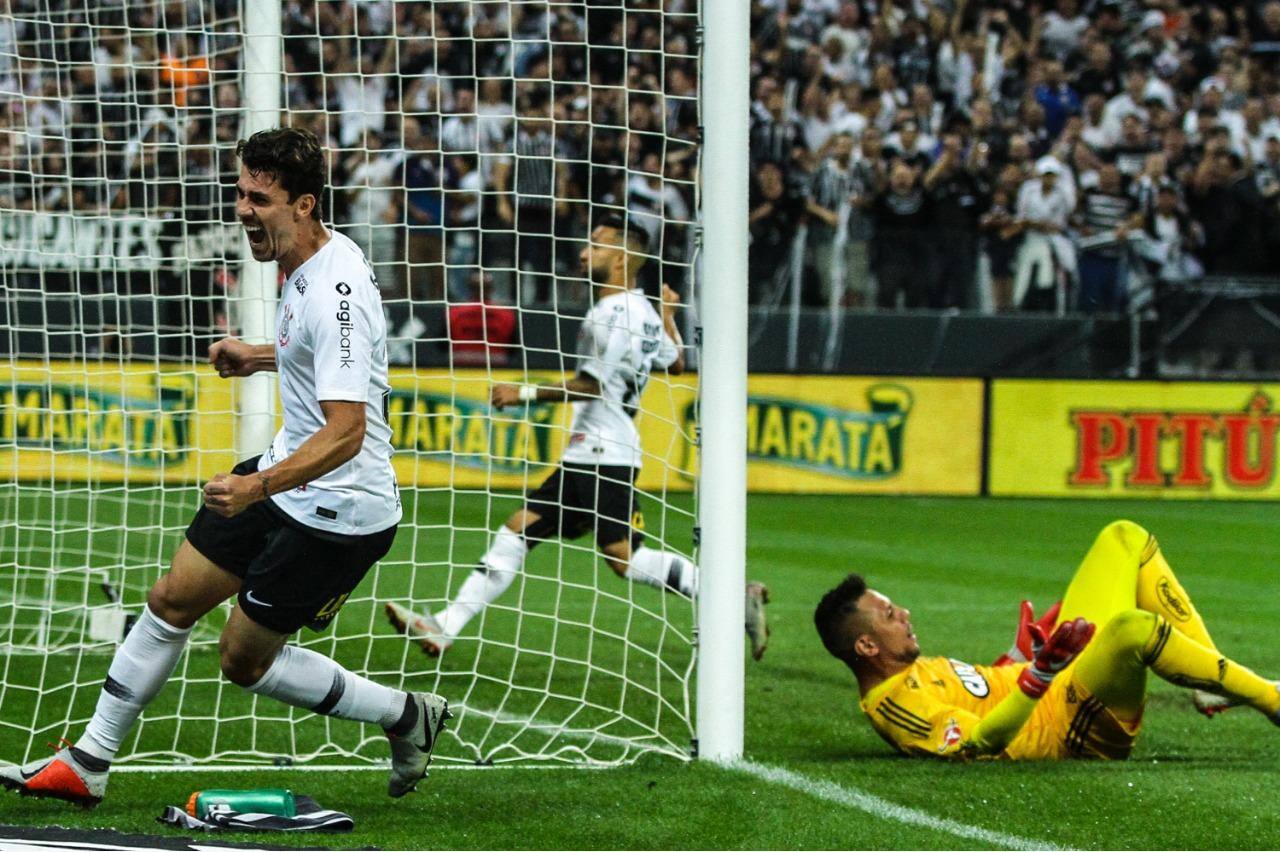 Corinthians venceu por 2 a 1 no segundo jogo; no Maracanã, partida ficou no 0 a 0
