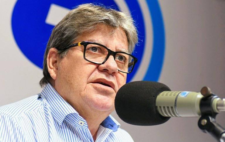 João Azevêdo (PSB), governador da Paraíba, assina a carta com críticas às falas de Zema