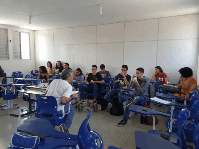 MEC aprova auxílio para alunos do cursinho popular Darcy Ribeiro