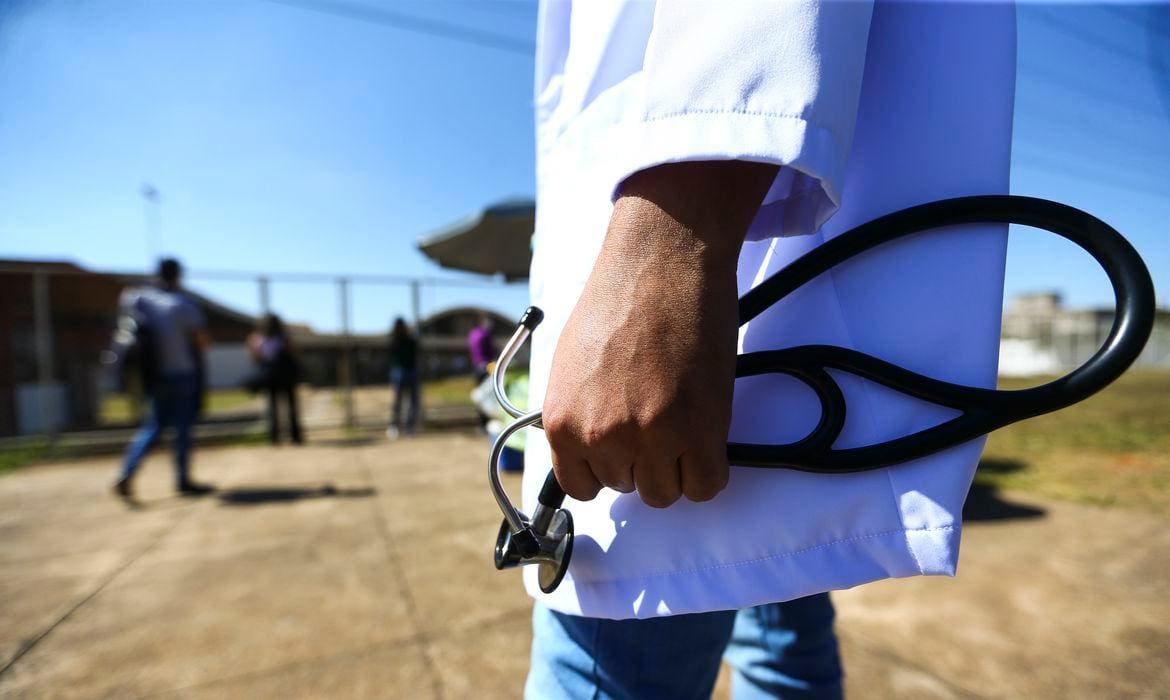 Estudante foi preso após atropelar e matar a mãe no RJ (Imagem ilustrativa)