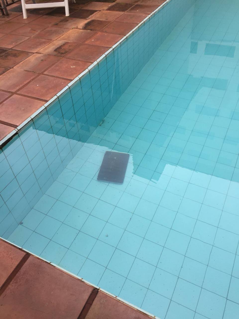 Empresário jogou notebook da janela do segundo andar até a piscina da casa quando viu que seria alvo da operação