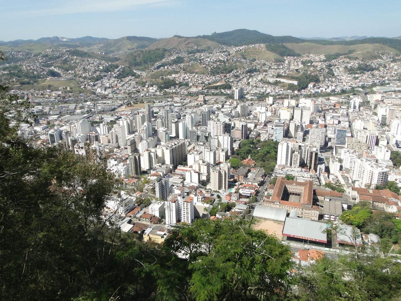 Crime aconteceu em uma avenida da cidade de Juiz de Fora