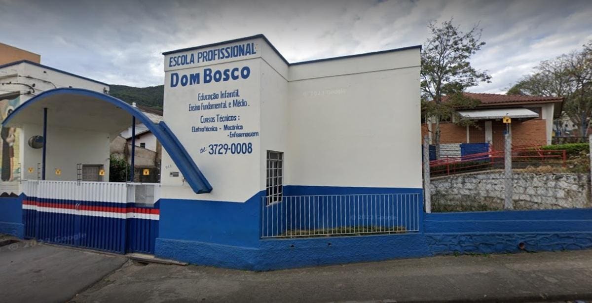 Imagem mostra a Escola Dom Bosco, em Poços de Caldas