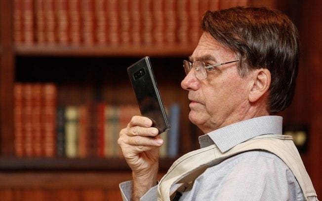 Bolsonaro/celular