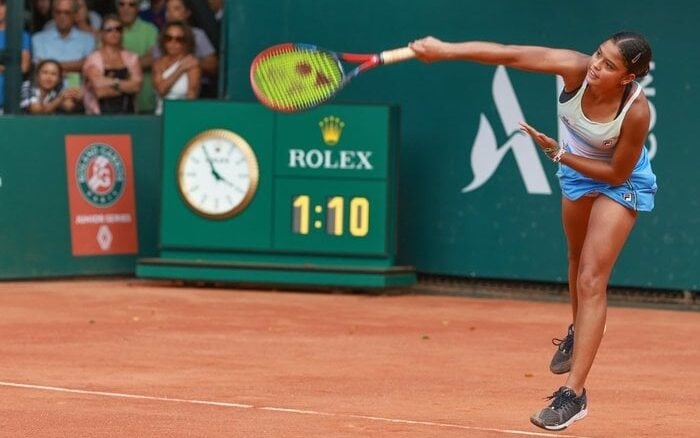 Nauhany Silva, promessa de 15 anos do tênis nacional, é a primeira brasileira a vencer na chave juvenil em Wimbledon desde 2017