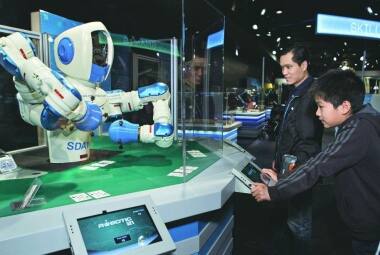 A exposição “Revolução dos Robôs”, em Chicago (EUA), mostra como os robôs revolucionam a vida do ser humano