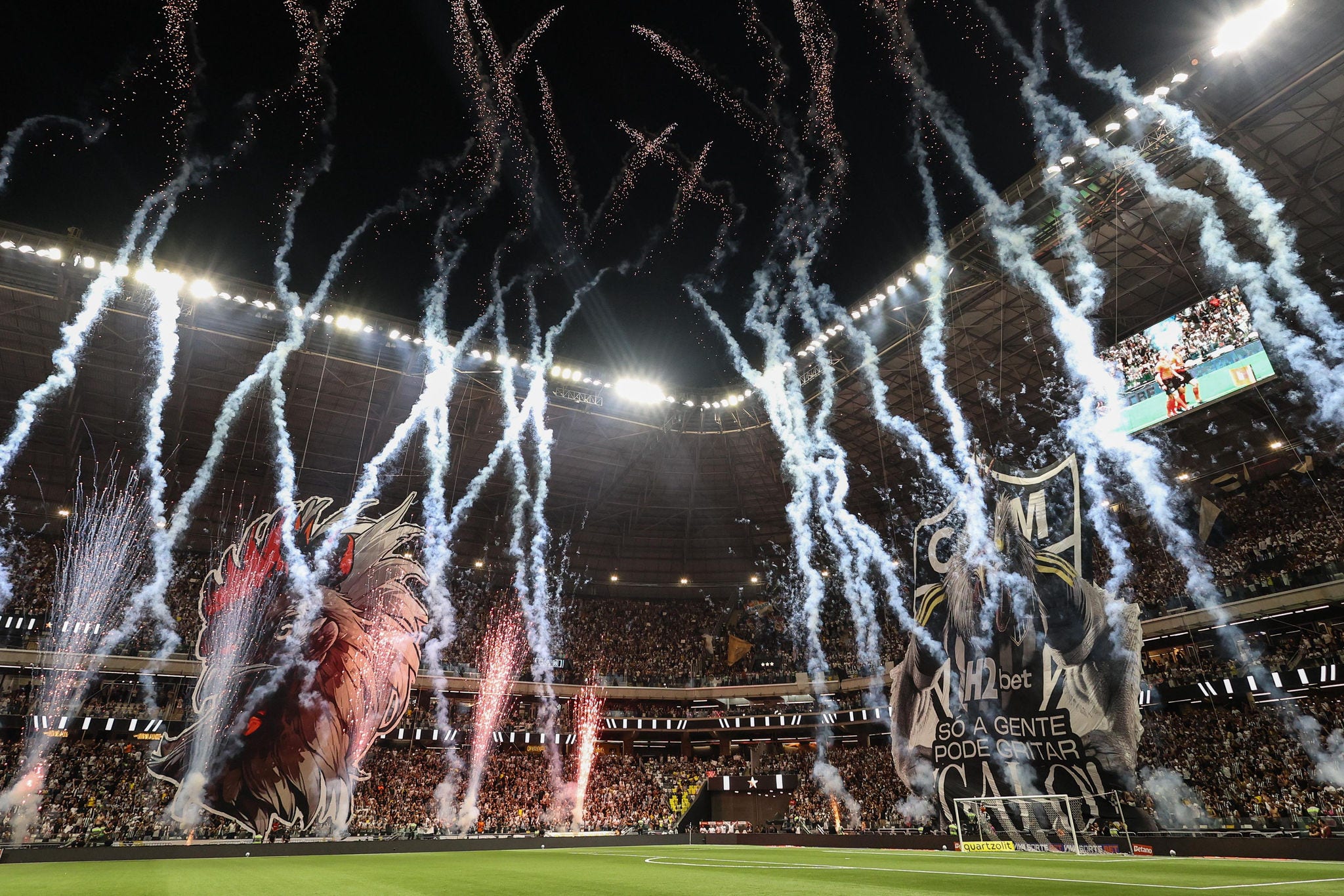 Torcida do Atlético em jogo da Copa do Brasil contra o Cruzeiro