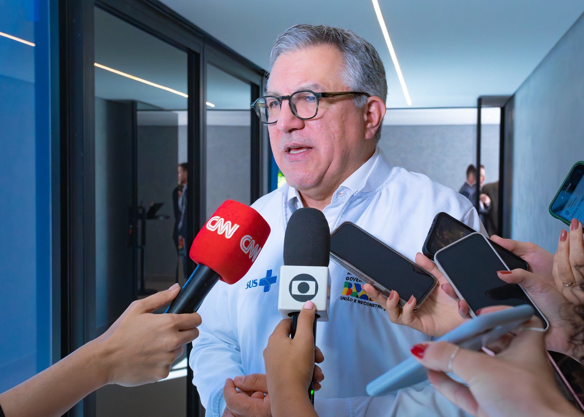 Visto do ministro da Saúde, Alexandre Padilha, não foi afetado porque está vencido