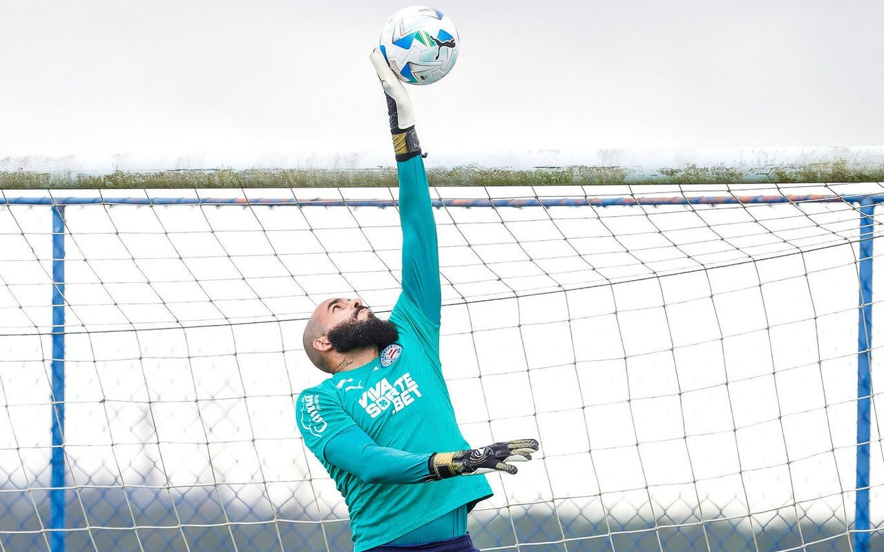 Danilo Fernandes em treino do Bahia (Foto: Rafael Rodrigues / EC Bahia)