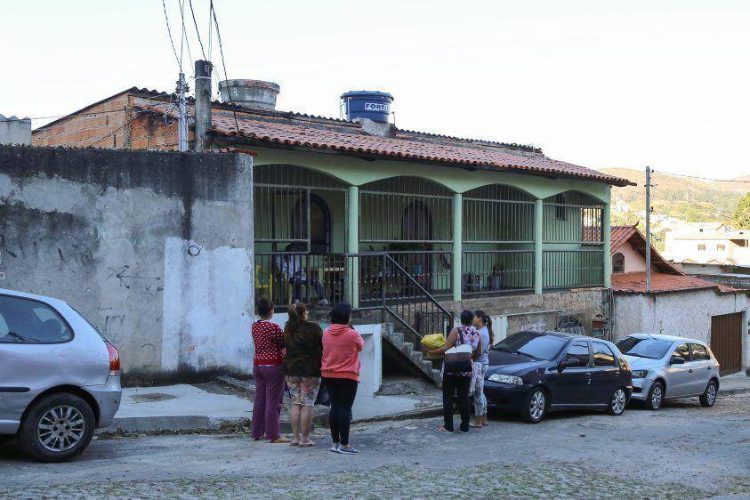 BELO HORIZONTE, MG, 28072019 - CIDADES - HOMICIDIO - Neto e suspeito de matar avo, em casa ,apos fazer uso de drogas e chegar transtornado, na rua Humberto Sanzoni, no bairro Bonsucesso (Foto: Flavio Tavares/O Tempo)