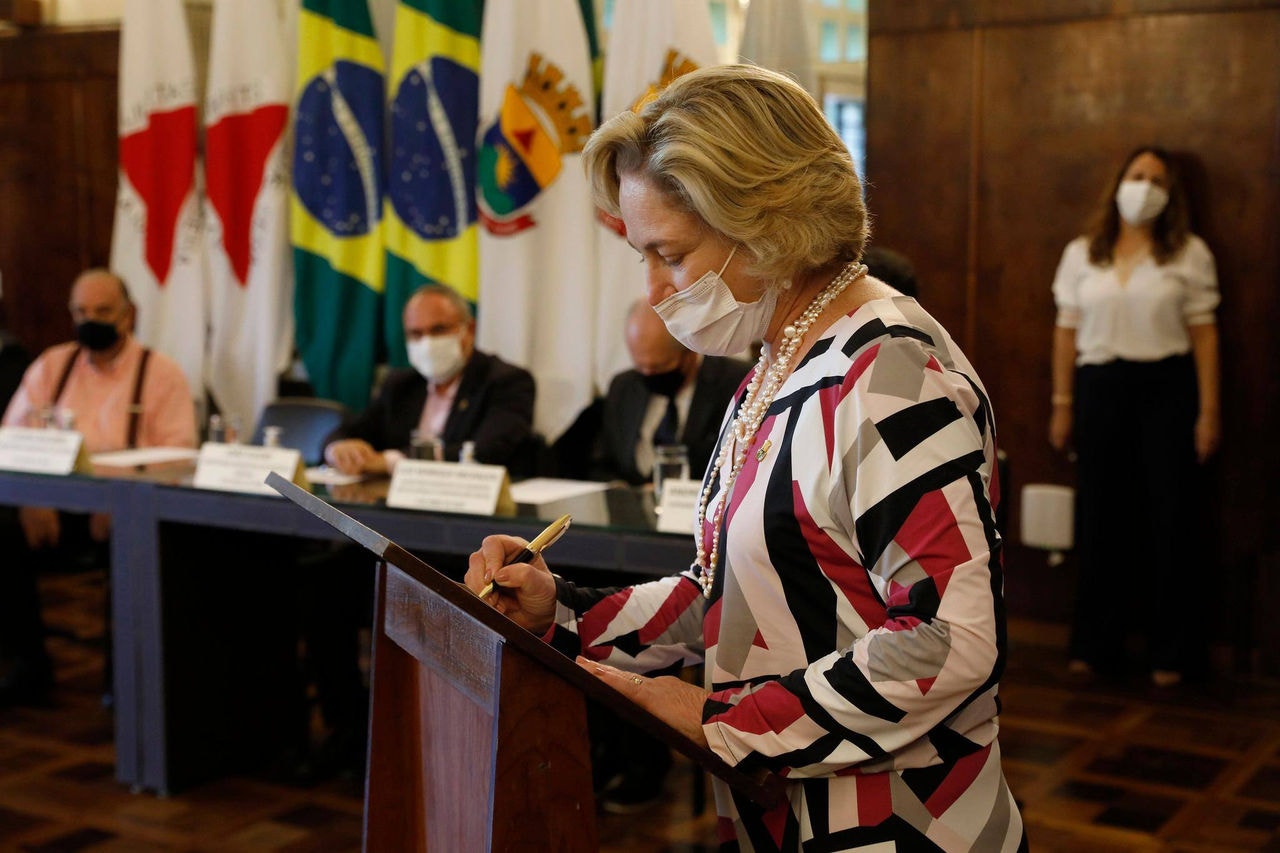 Nova Secretária Municipal de Saúde, Cláudia Navarro