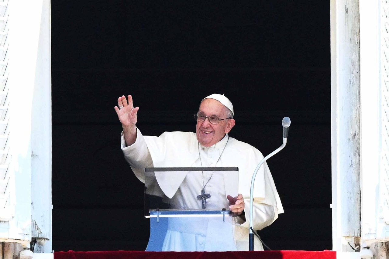 Papa Francisco reza por Emanuela Orlandi, 15, filha de um funcionário do Vaticano, desaparecida há 40 anos