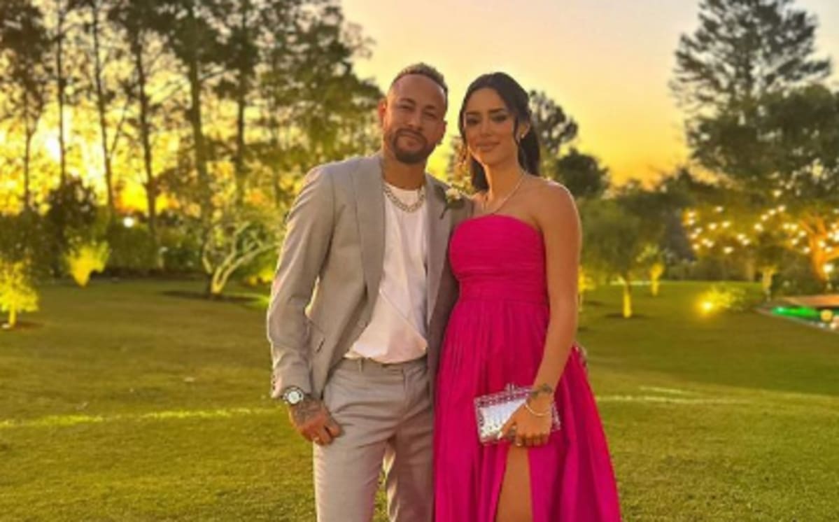 Neymar e Bruna Biancardi estão noivos e esperam um filho