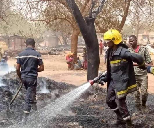 Incêndios em instalações onde funcionam escolas no Níger são frequentes, mas, sem vítimas (foto de outro incêndio)