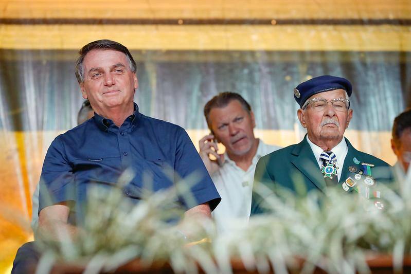 Bolsonaro participa de cerimônia em Pelotas (RS)