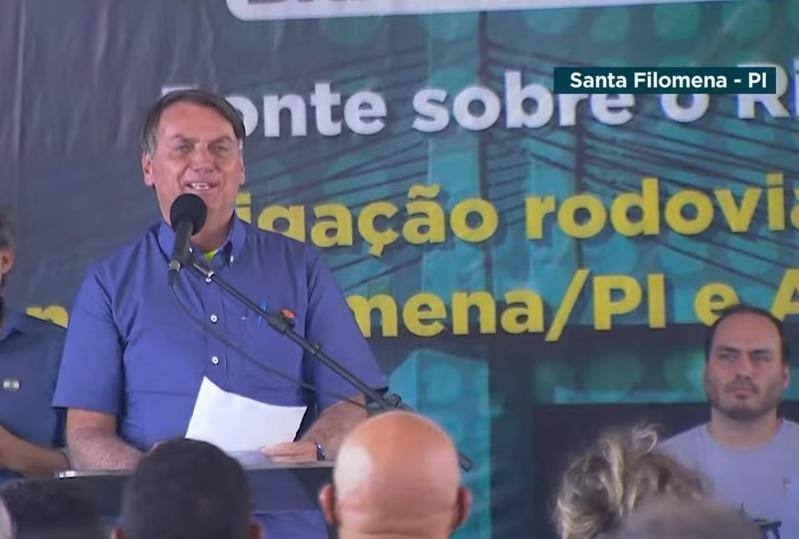 Bolsonaro na inauguração de uma ponte ligando o Piauí ao Maranhão