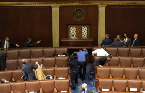 Congresso evacuado