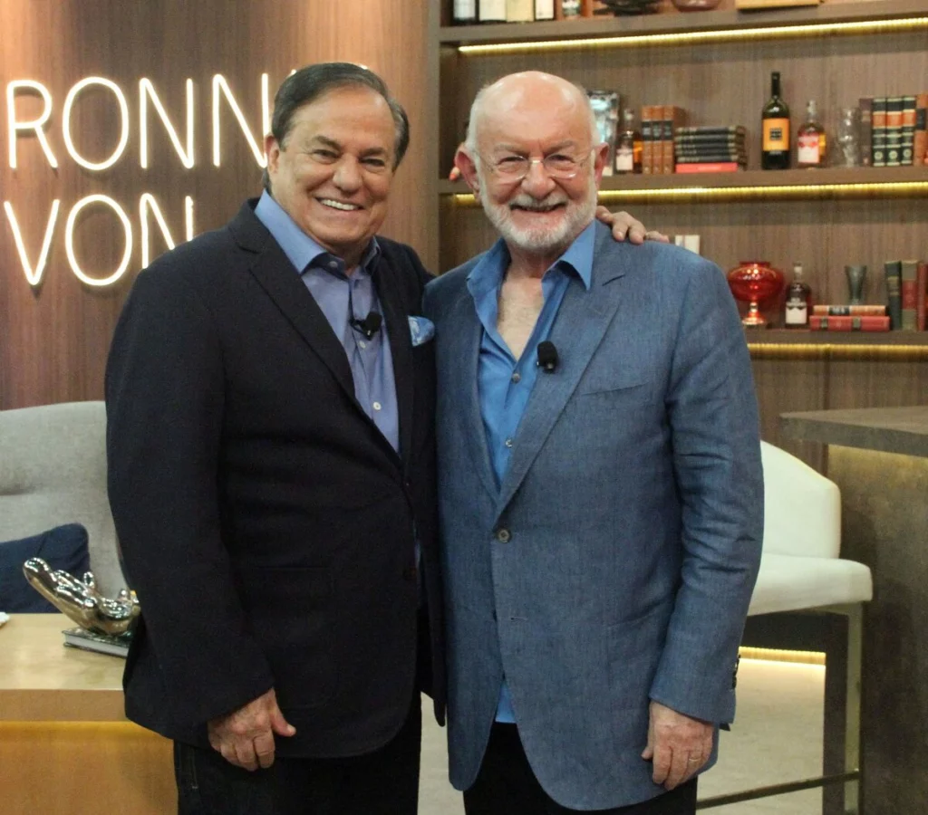 Ronnie Von e Silvio de Abreu no Companhia Certa, da RedeTV!