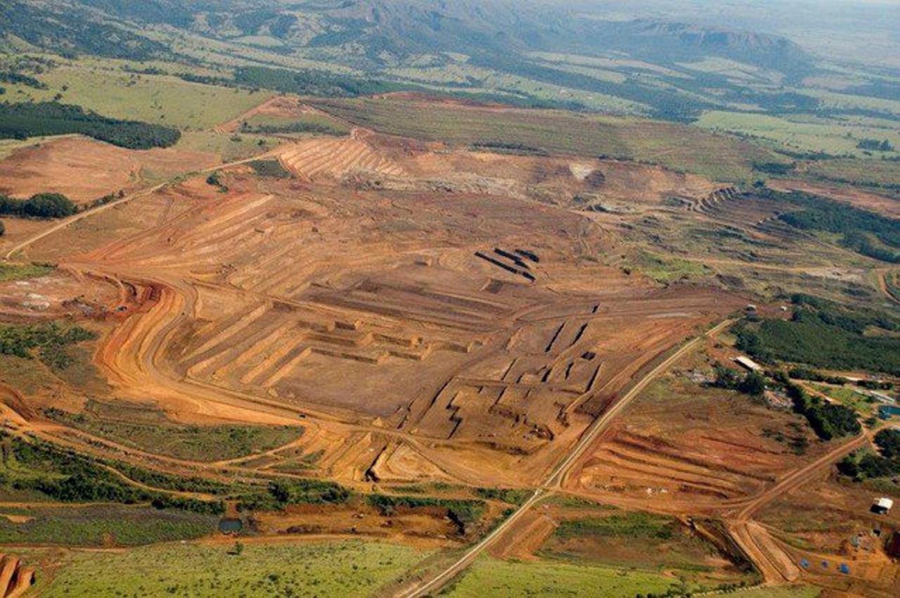 A CBMM explora duas jazidas de nióbio em Araxá, no Alto Paranaíba: uma dela e outra do Estado de Minas Gerais
