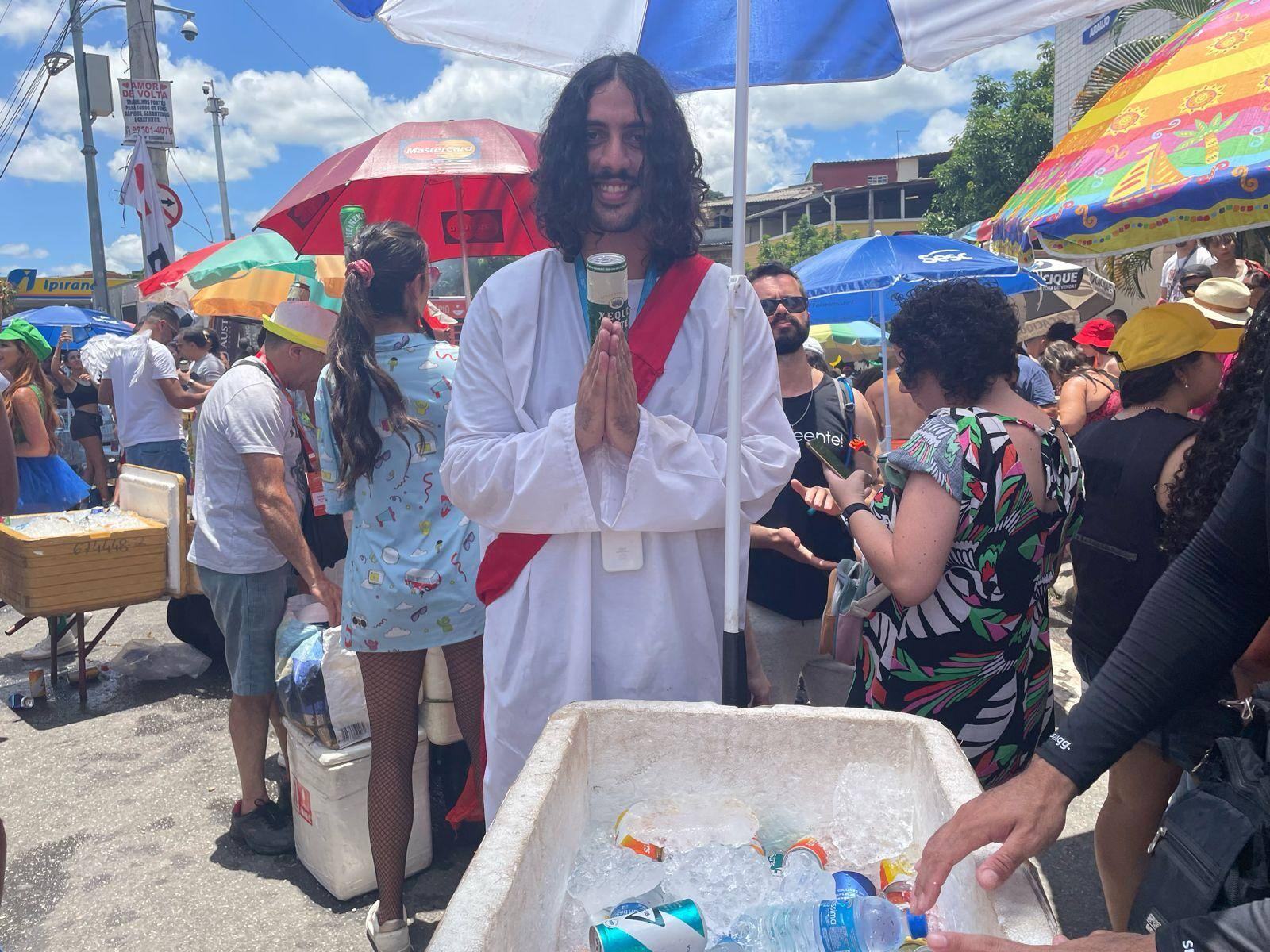‘Jesus’ do Carnaval de BH diz que não tem religião