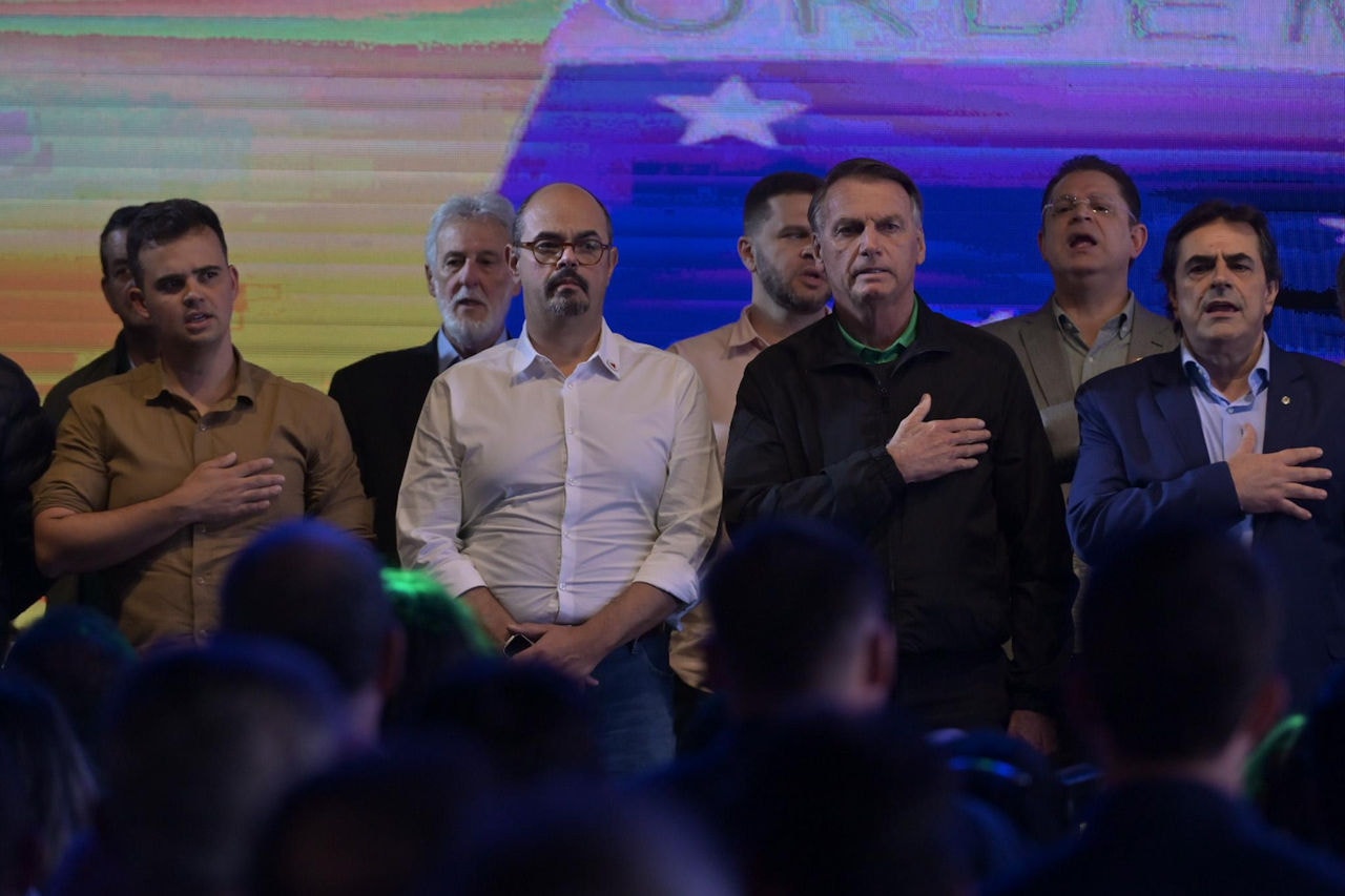 Simões reorganizou sua agenda para 'colar' em Bolsonaro nesta quinta (26)