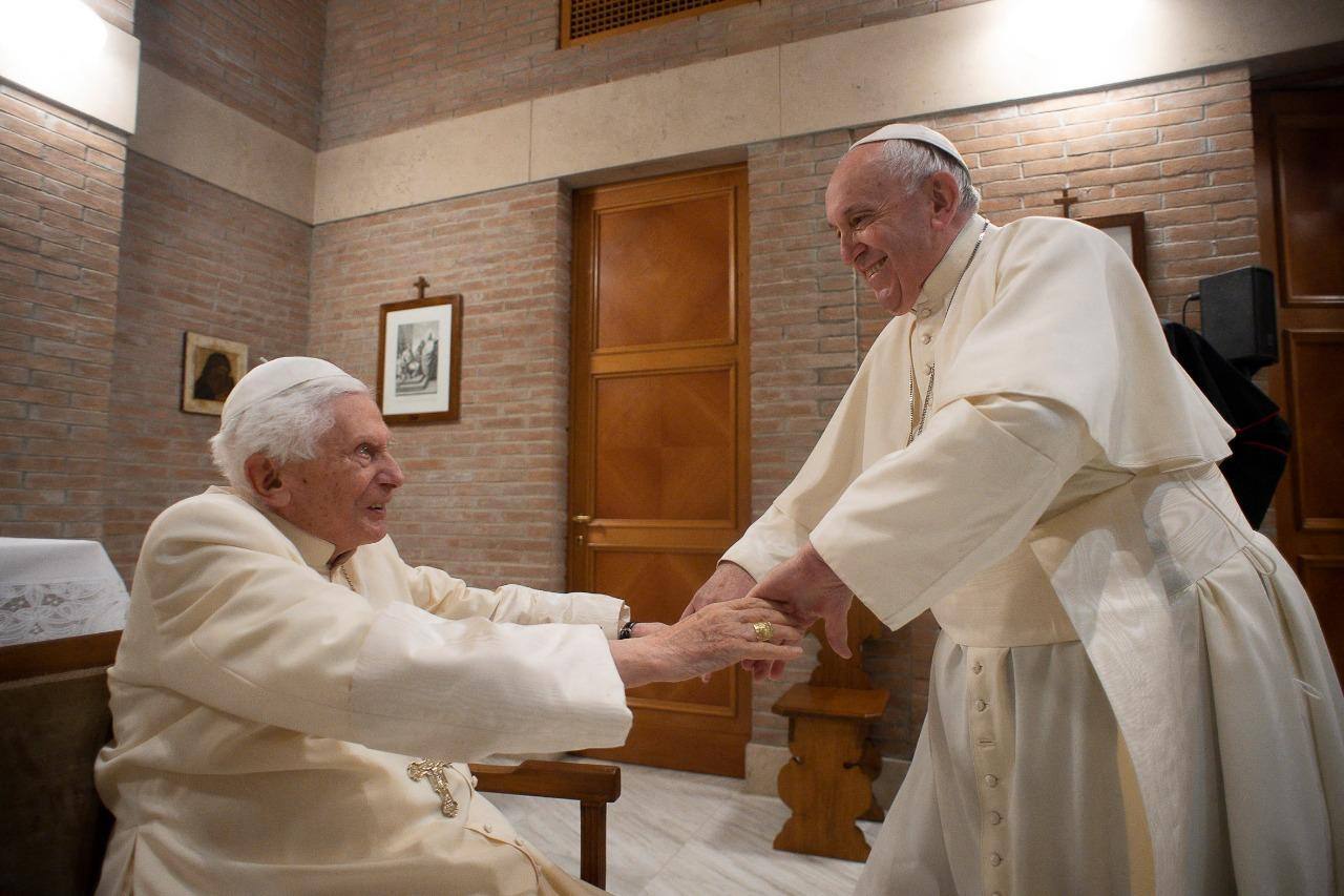 Papa Francisco e Papa Bento XVI