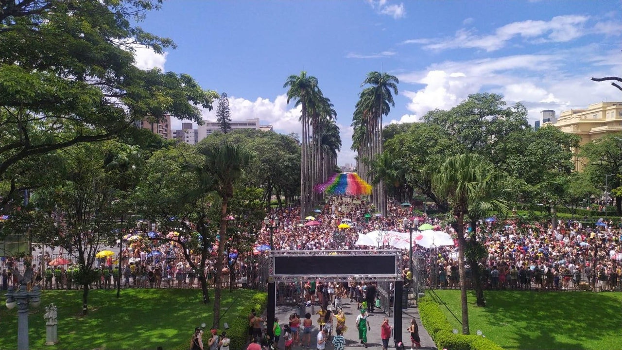 Atrium da Liberdade recebe 600 mil pessoas e consolida como espaço de descanso O Atrium da Liberdade atraiu centenas de pessoas à praça da Liberdade durante os quatro dias de folia