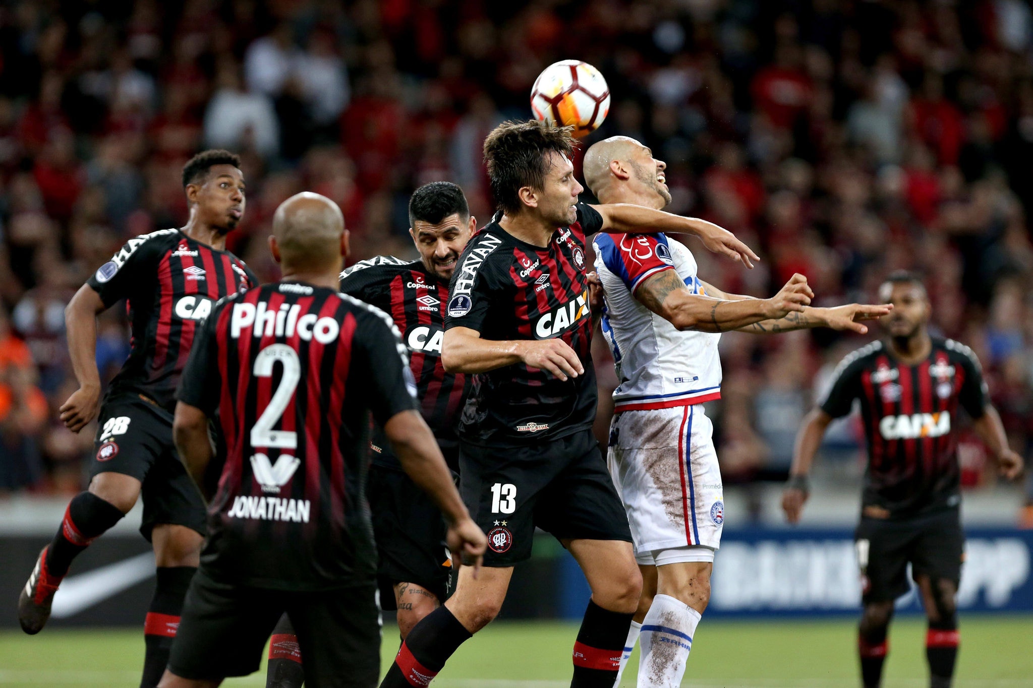 O Atlético-PR garantiu sua classificação sobre o Bahia nas cobranças de penalidades