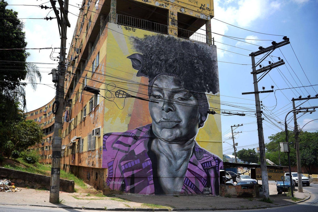 Mural em homenagem à cantora Elza Soares, falecida na quinta-feira, aos 91 anos, de causas naturais
